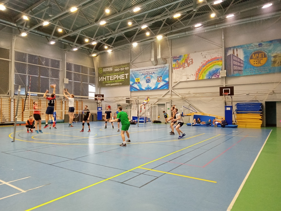 В Гатчине любители волейбола боролись за кубок имени Стахова 
